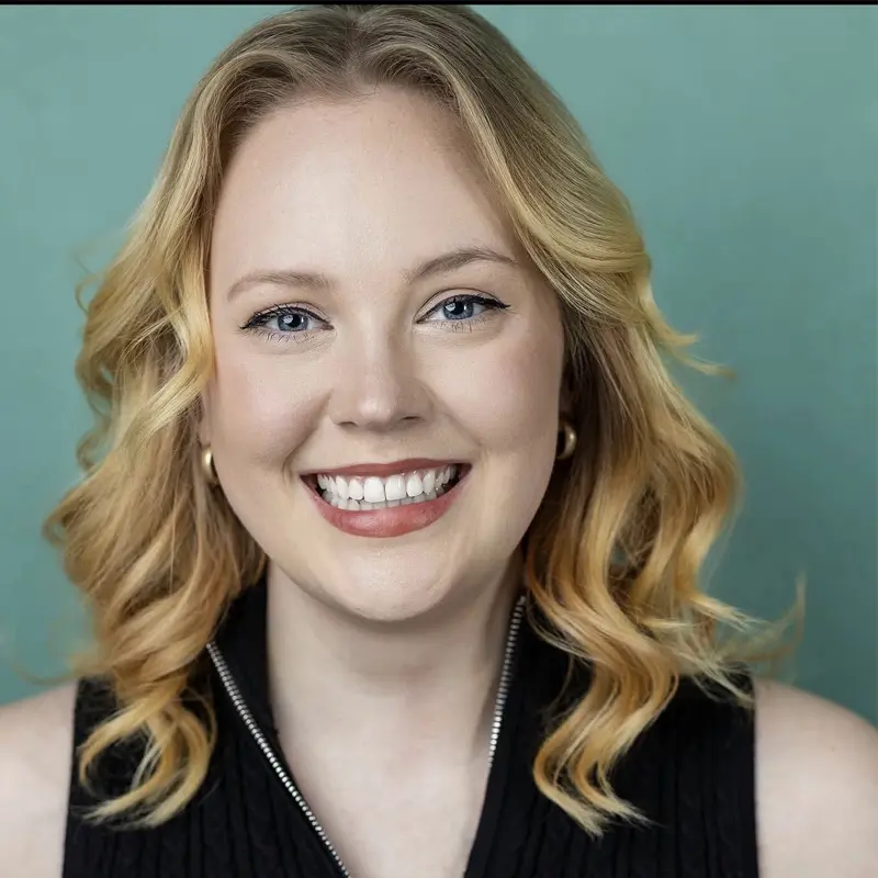 Website_Headshot_MaddieNoe_Edu.webp